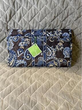 Vera Bradley 40 CD/DVD Disc Holder Bi-Fold Case In Blue/Brown With Paisley Print